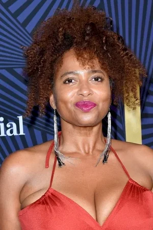  Lisa Nicole Carson photo
