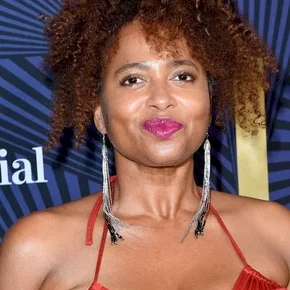 Photo star :  Lisa Nicole Carson