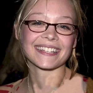  Alexandra Holden