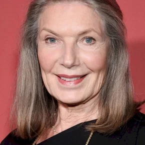 Photo star :  Susan Sullivan
