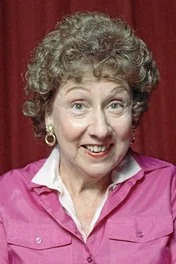  Jean Stapleton