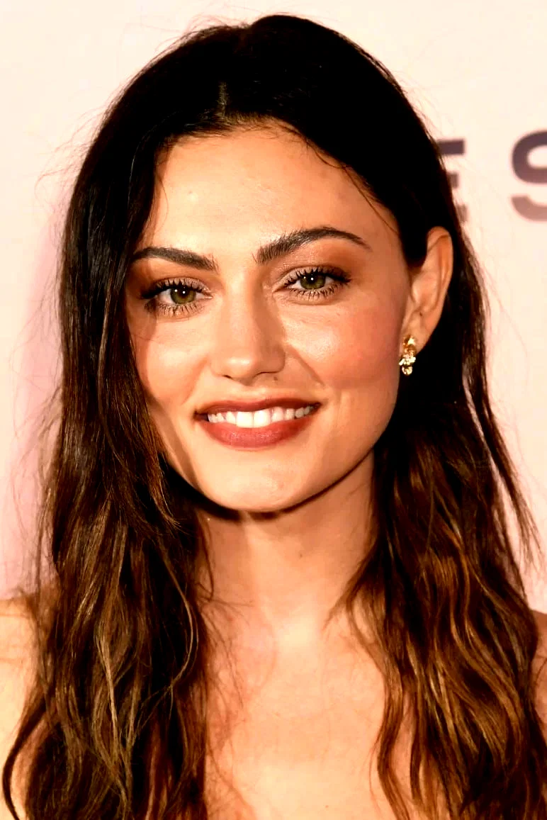 Phoebe Tonkin