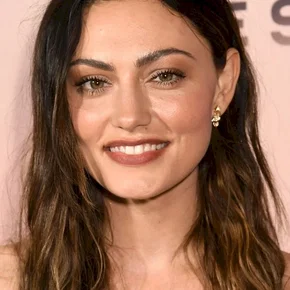 Photo star : Phoebe Tonkin