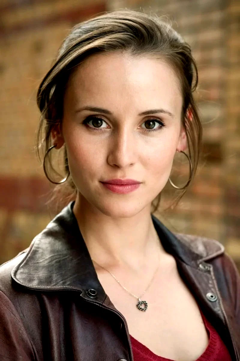  Peri Baumeister