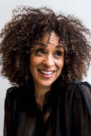  Karyn Parsons photo