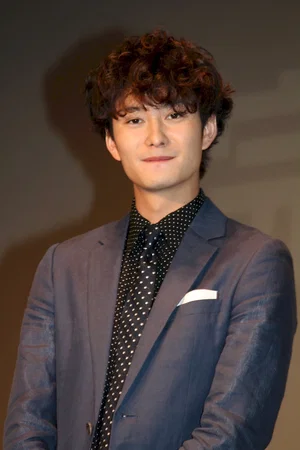  Masaki Okada photo