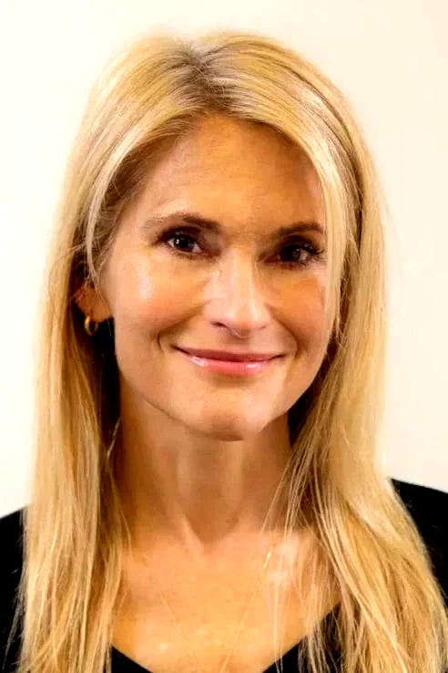  Suzanne Snyder