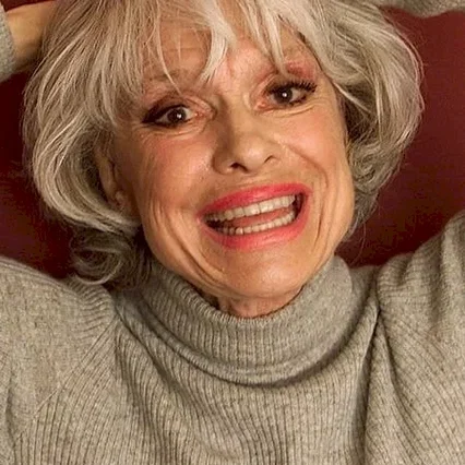  Carol Channing