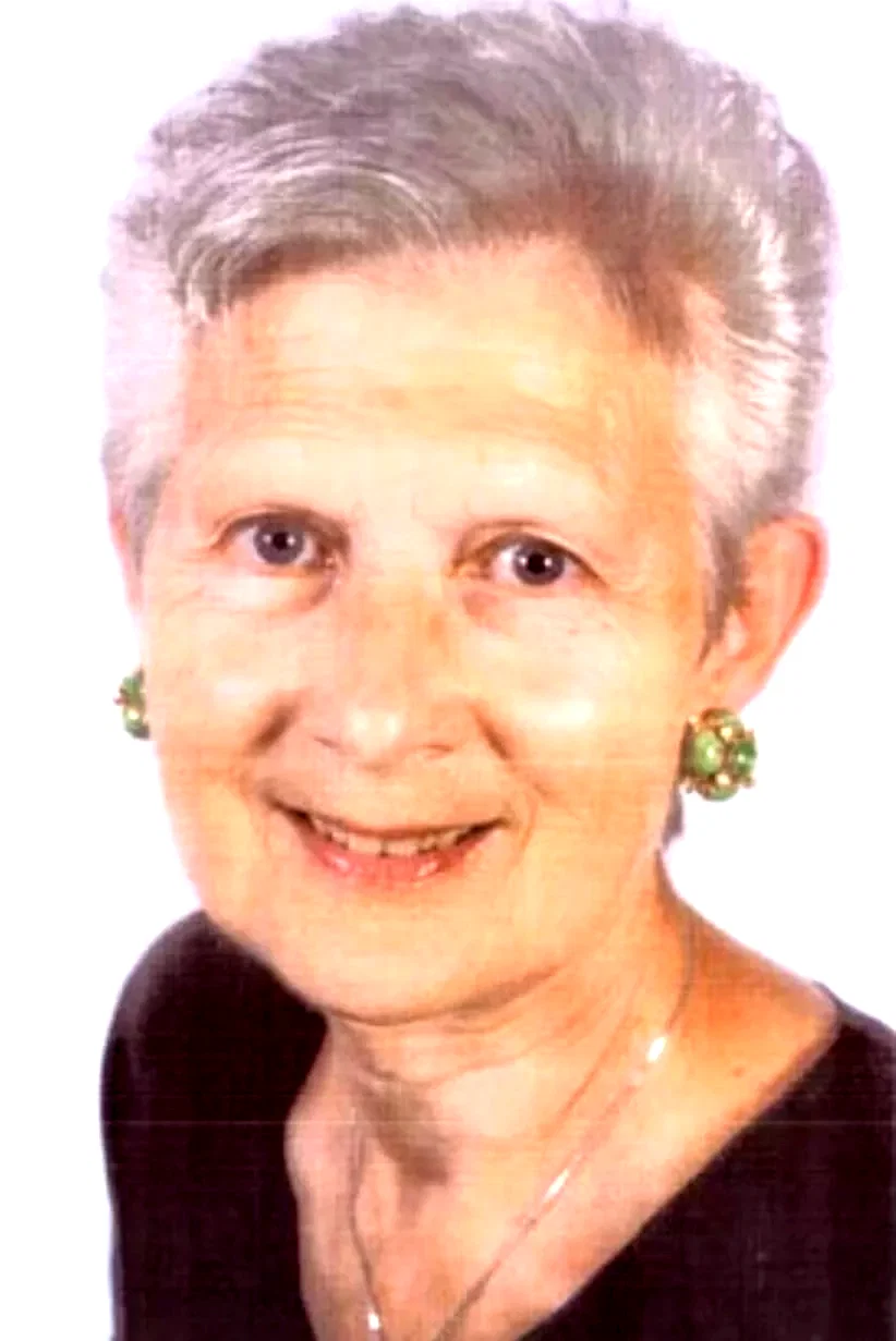  Eva Vanicek