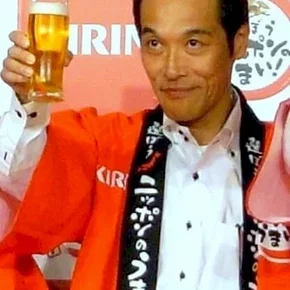 Photo star :  Hideo Higashikokubaru