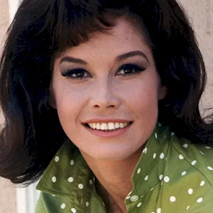  Mary Tyler Moore