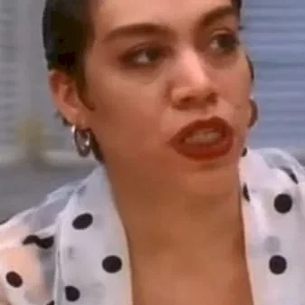  Desi Moreno