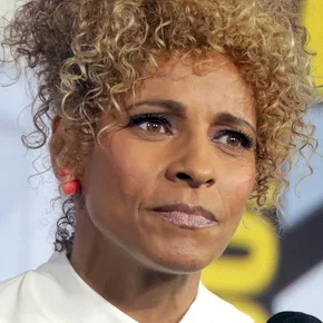 Photo star : Michelle Hurd