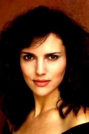  Ashley Laurence