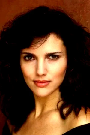  Ashley Laurence