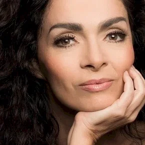 Photo star : Claudia Ohana