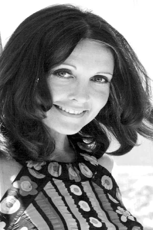  Anjanette Comer photo