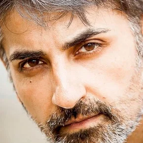 Photo star : Akbar Kurtha