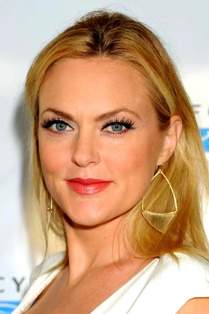 Elaine  Hendrix