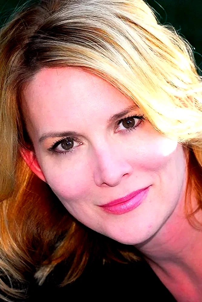 Laurel Holloman