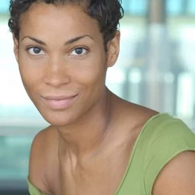  Annabelle Mandeng