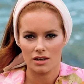 Photo star : Luciana  Paluzzi