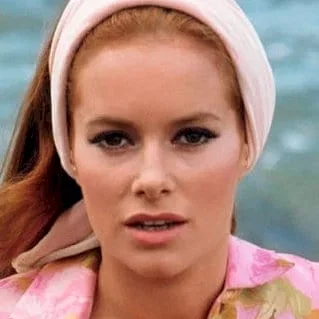 Luciana  Paluzzi