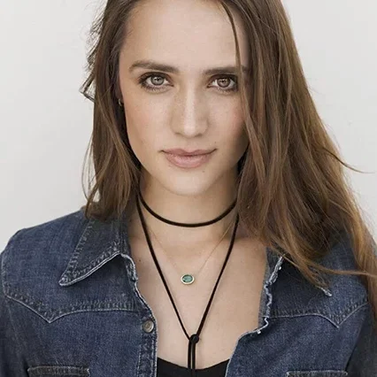  Alexandra Harris