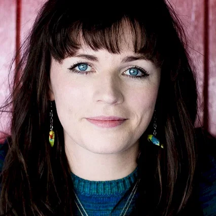  Aisling Bea