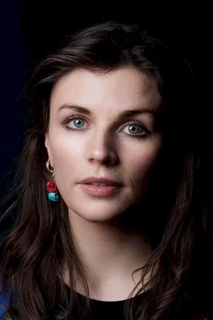  Aisling Bea