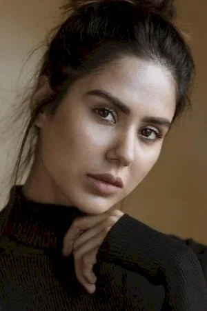  Sonam Bajwa