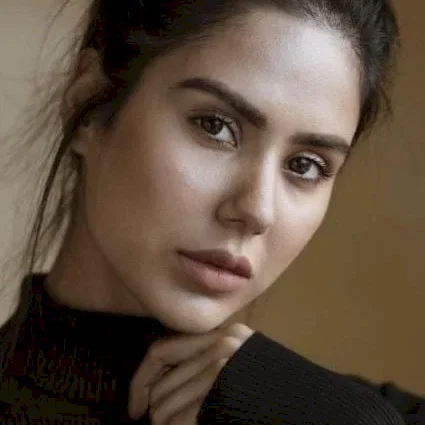  Sonam Bajwa