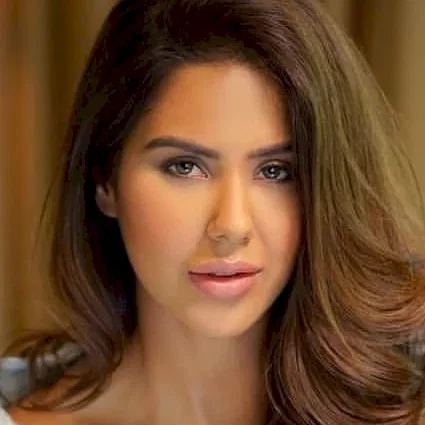  Sonam Bajwa