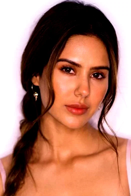  Sonam Bajwa