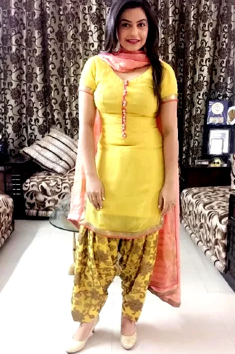  Nisha Bano