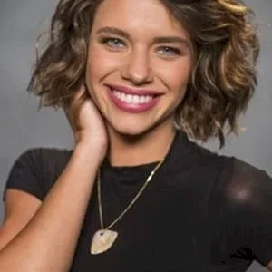  Bruna Linzmeyer