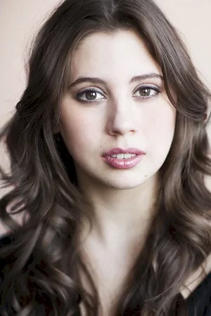 Skye Bennett photo