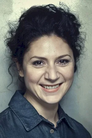  Martha Issová