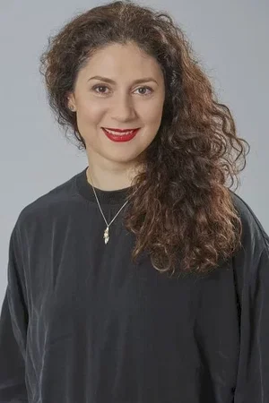  Martha Issová