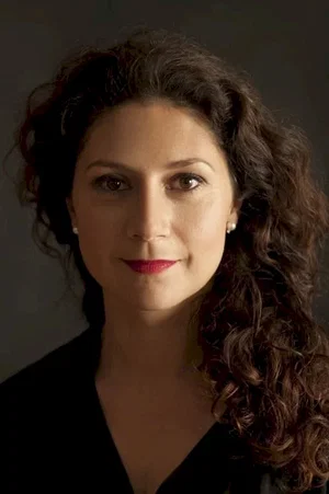  Martha Issová