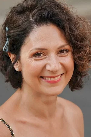  Martha Issová
