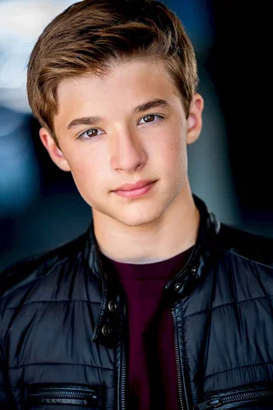 Avery Esteves photo