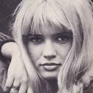  Gillian Hills