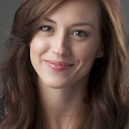  Ashley Bratcher