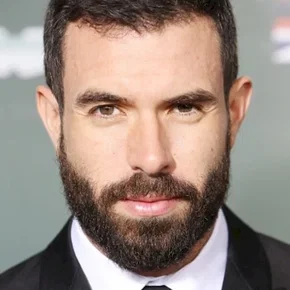 Photo star : Tom  Cullen
