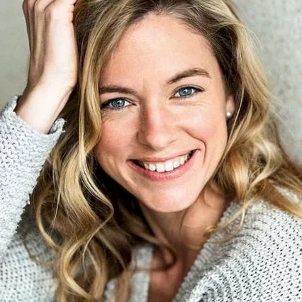  Nadine Petry