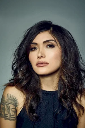 Daniella Pineda photo