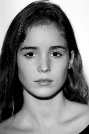  Alba Baptista