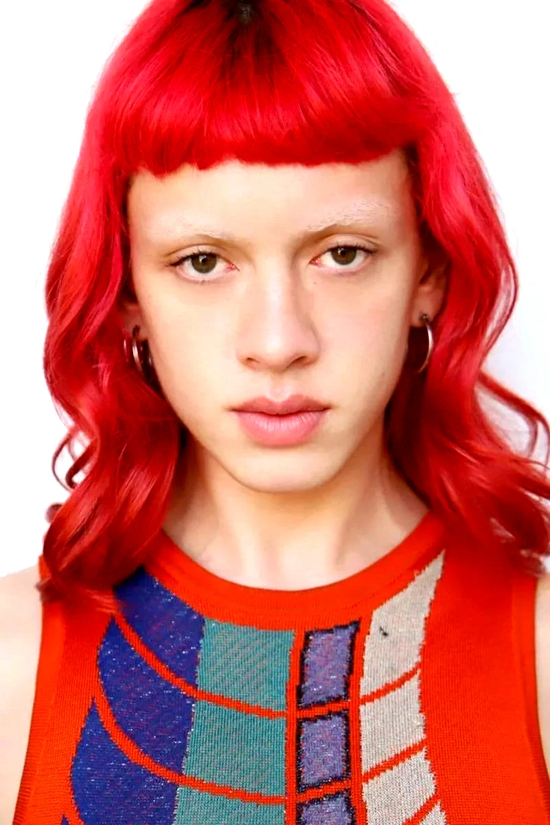  Dustin Muchuvitz