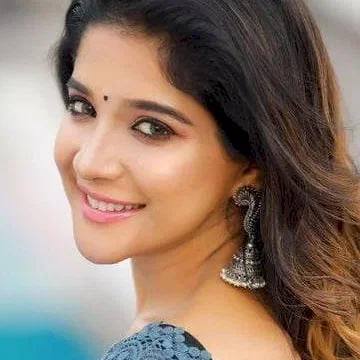  Sakshi Agarwal